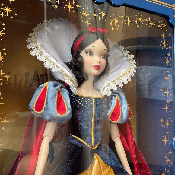 DISNEY SHANGHAI RESORT   2016 GRAND OPENING DOLL ‘’SNOW WHITE’’ LTD 1200 PCS - Picture 7 of 8